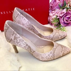 LIKE NEW Kelly & Katie Faux Snake Skin Pump Heels